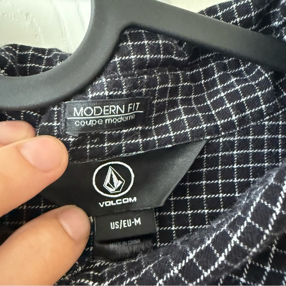 Volcom Men's Button Down Micro-checkered Shirt Modern Fit Size Medium - Picture 3 of 11